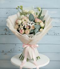 Букет цветов из:  Розы и Лизиантусы в Балакирево