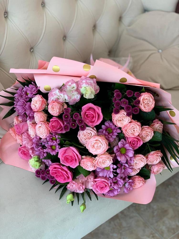 Букет цветов из: Хризантемы, Розы и Лизиантусы в Балакирево