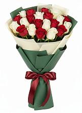 Букет Микс из красных и белых роз в Балакирево