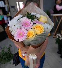 Букет цветов из:  Герберы, Розы и Хризантемы в Балакирево