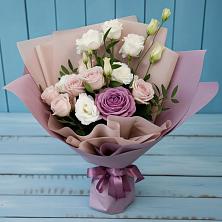 Букет цветов из:  Розы и Лизиантусы в Балакирево
