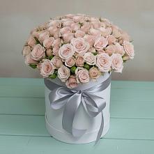 Цветочная композиция из Розы в шляпной коробке в Балакирево