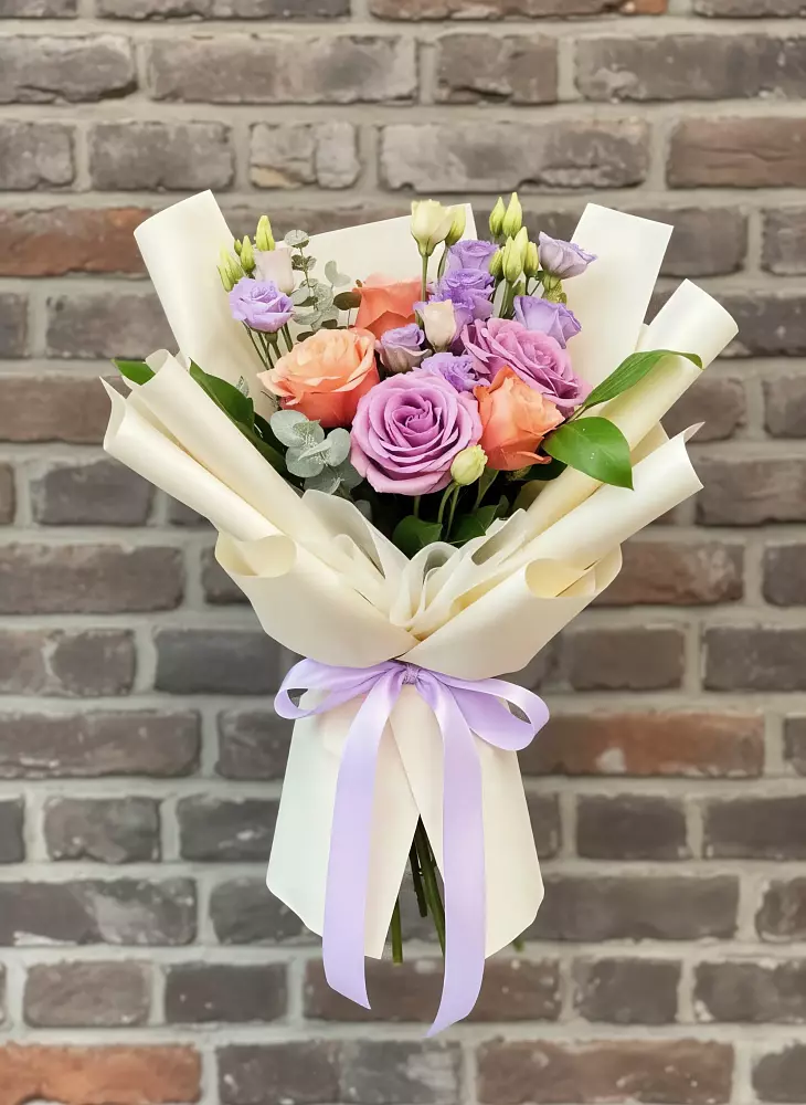 Букет цветов из: Лизиантусы и Розы в Балакирево