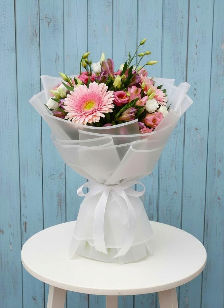 Букет цветов из: Герберы, Альстромерии и Лизиантусы в Балакирево