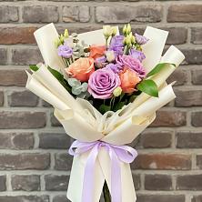 Букет цветов из:  Лизиантусы и Розы в Балакирево