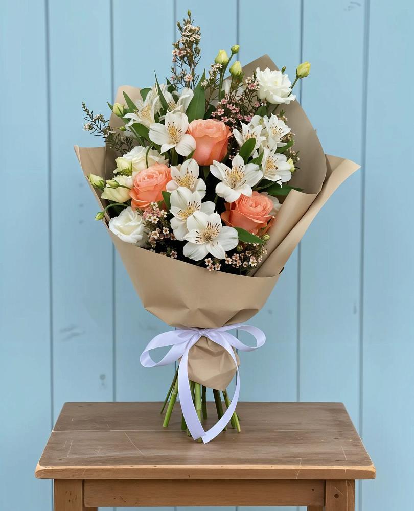 Букет цветов из: Альстромерии, Лизиантусы, Розы и Хризантемы в Балакирево