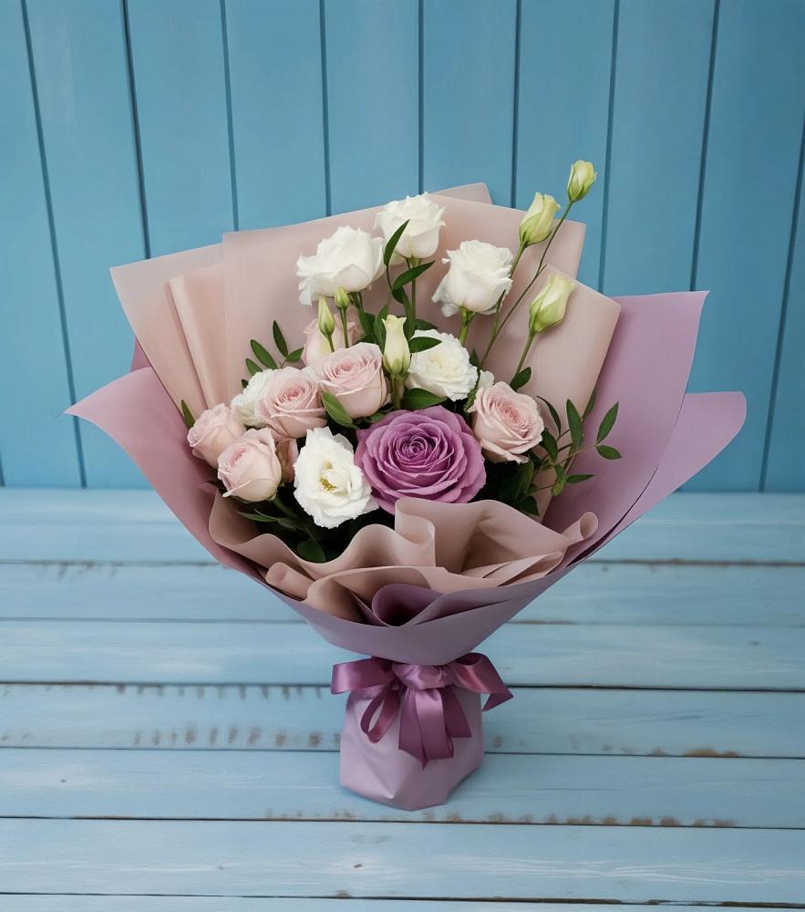 Букет цветов из: Розы и Лизиантусы в Балакирево